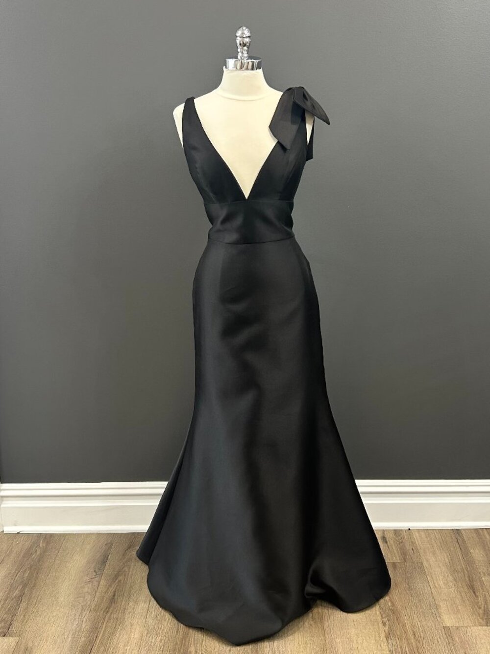 Black Satin V-neck Gown With Bow Style Lucy-32332 Size 10